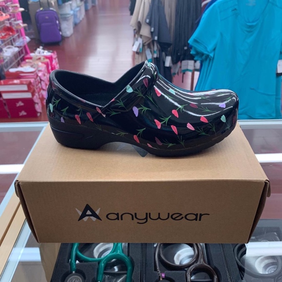 anywear shoes near me